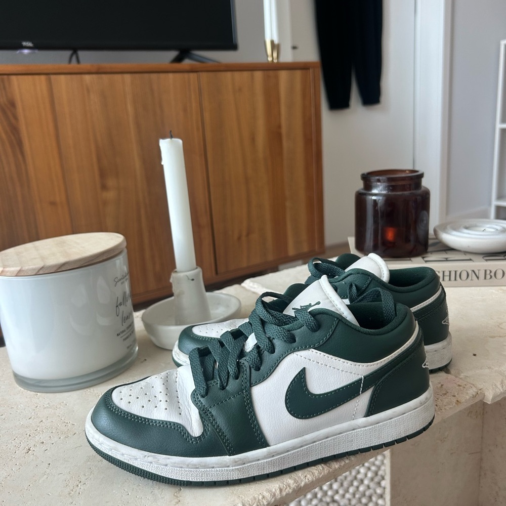 Nike Forest Green and White Shoes